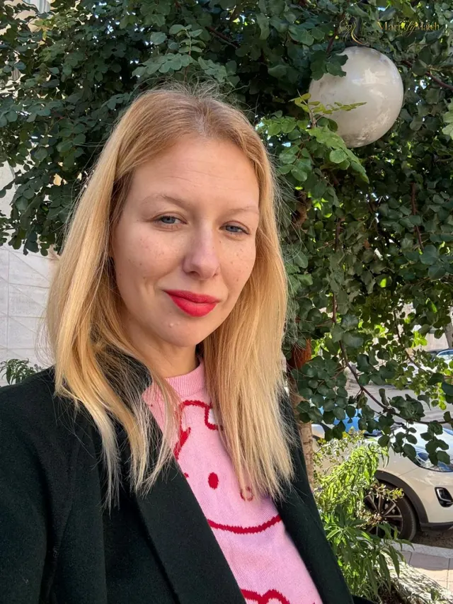 Another photo of Yuliya