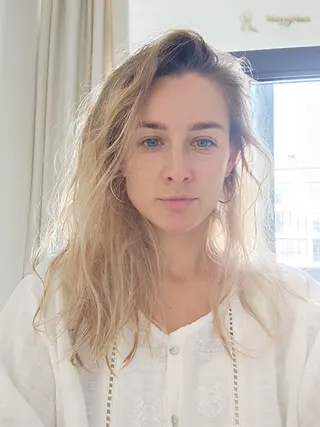 OLYA, 39