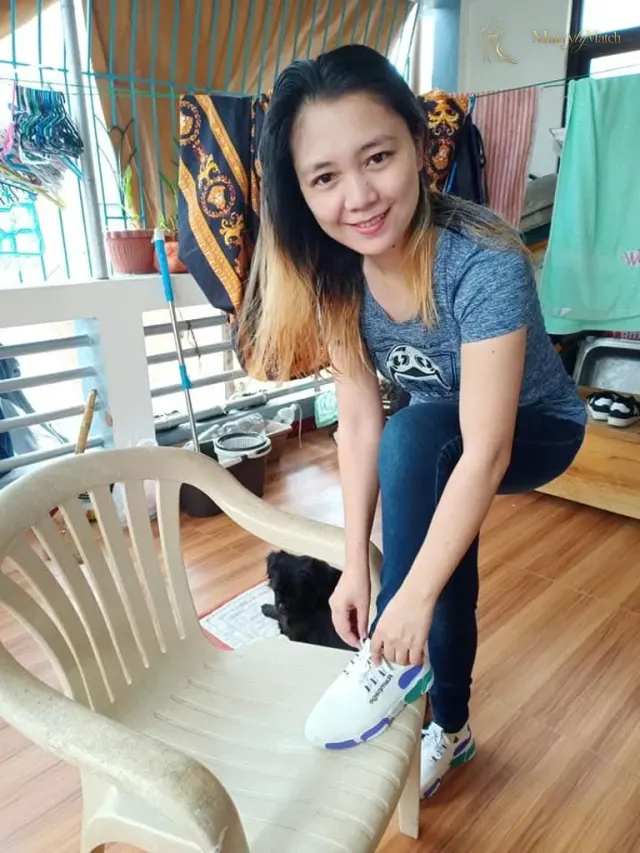 Jhoanna, 37