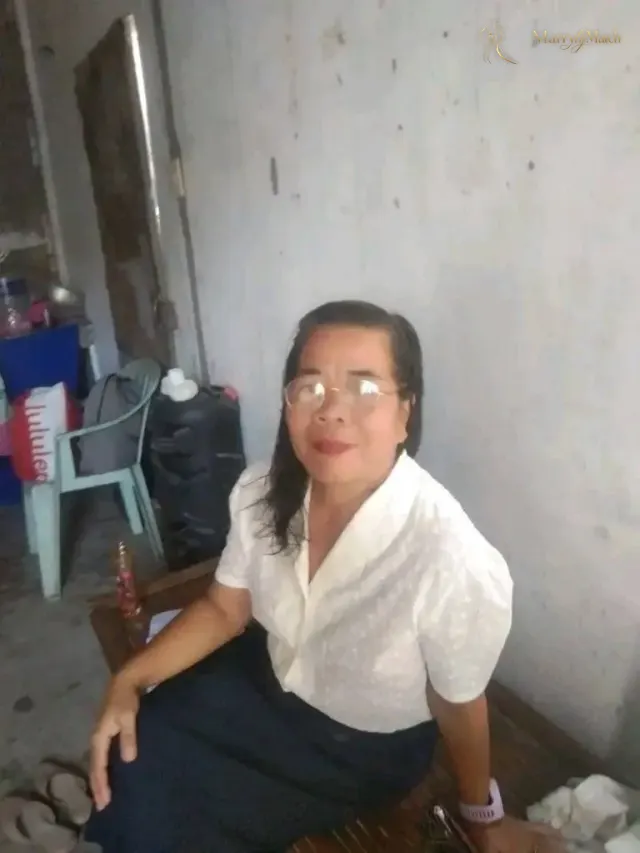 Another photo of Dina