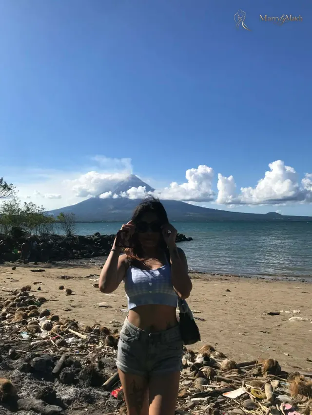 Lyn, 21