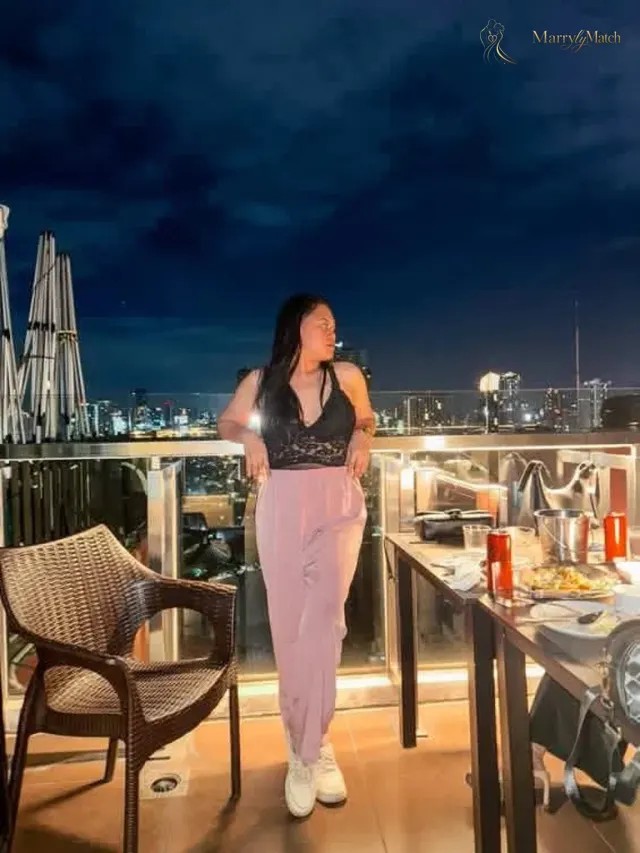 Another photo of Regine