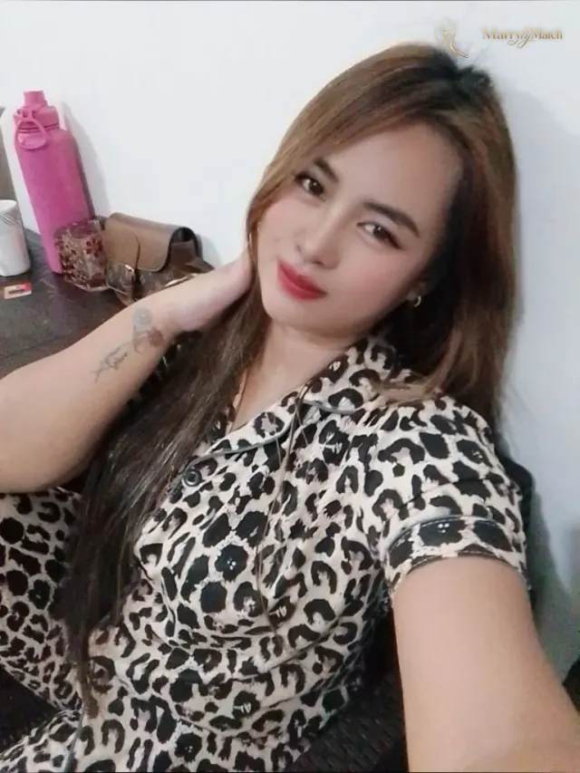 Mikaella, 24