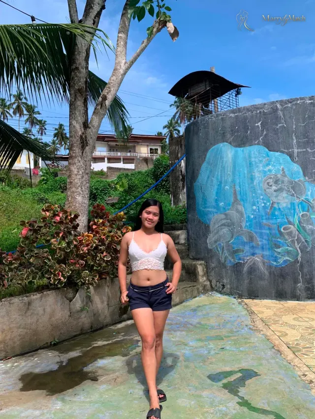 Mae, 21