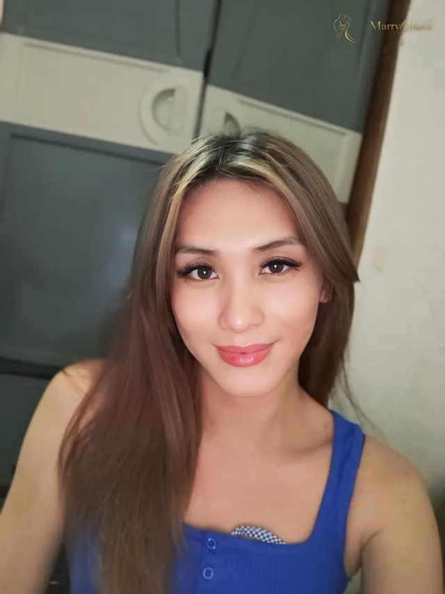 Jen, 21