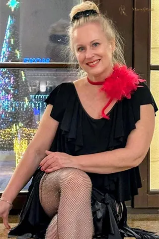 OKSANA, 56