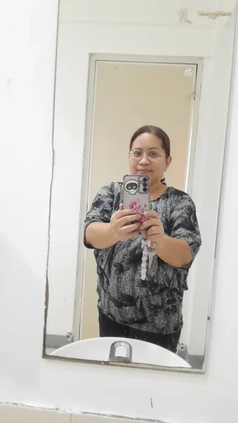 Another photo of Leony