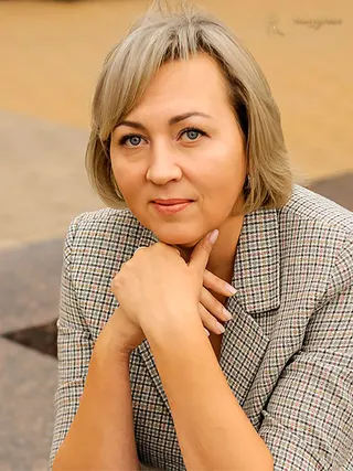 NATALYA, 52