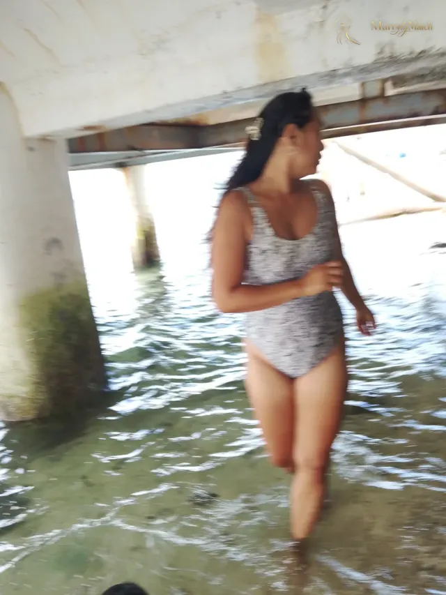 Another photo of Vanesa