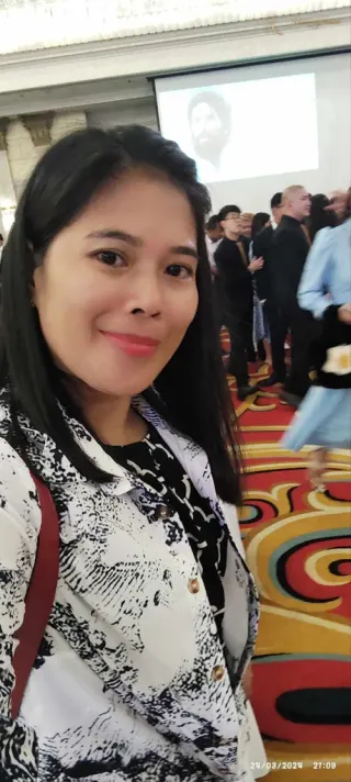 Another photo of Maricel