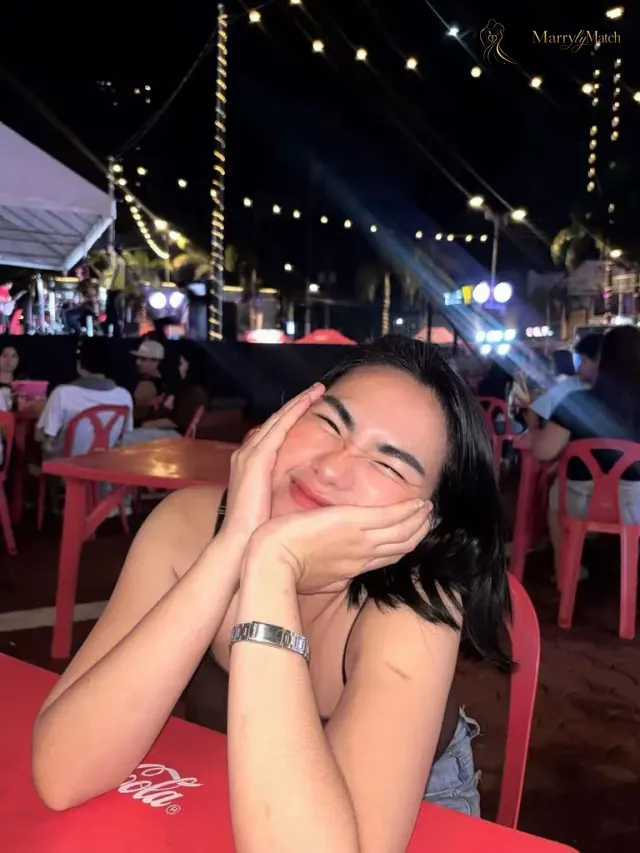 Christy, 30