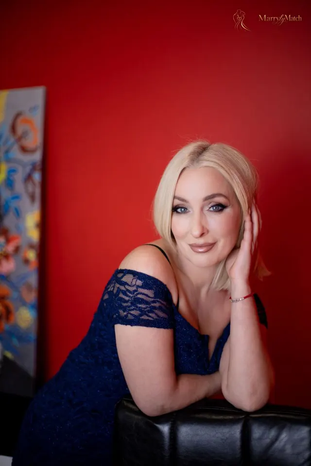 Natalia, 51