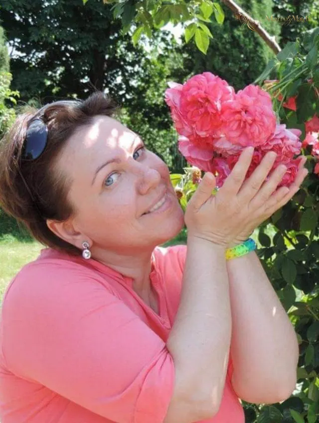 Inna, 49