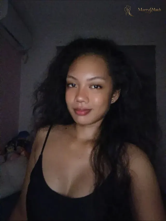 Another photo of Samantha Kye