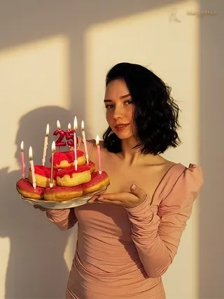 DIANA, 25