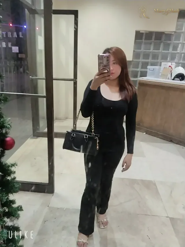 Another photo of Nicole