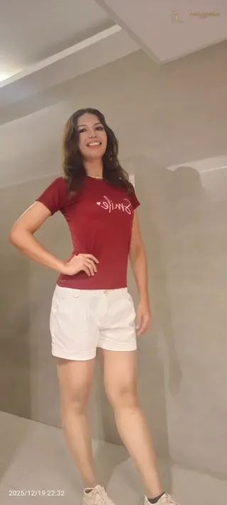 Another photo of FLORIANNE