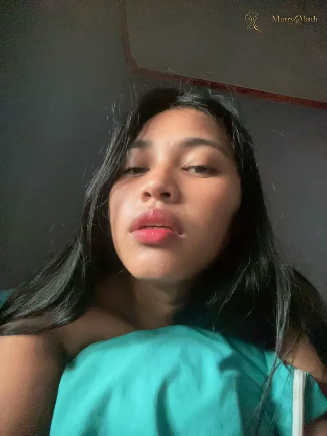 Another photo of Manilyn