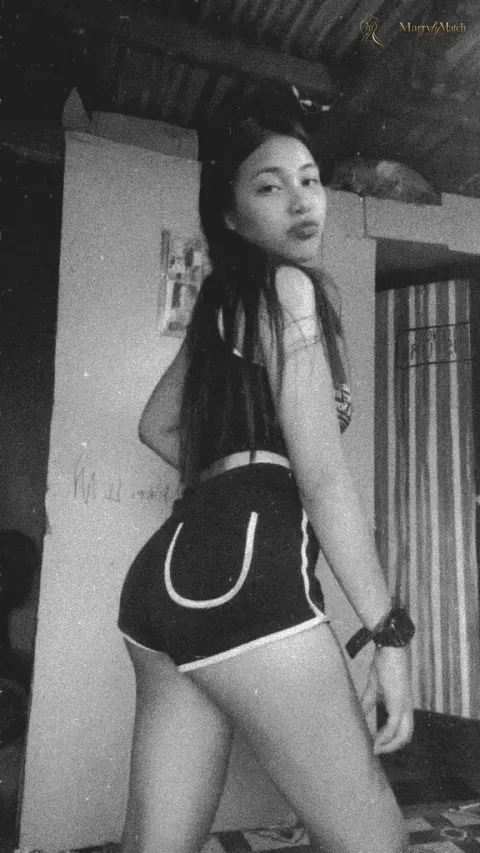 Another photo of Manilyn
