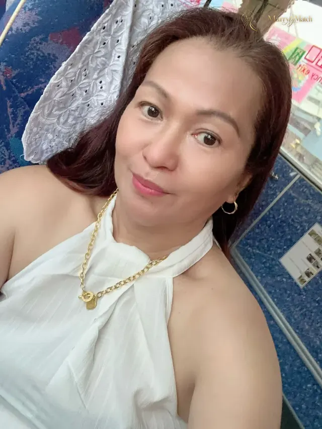Naomi, 52