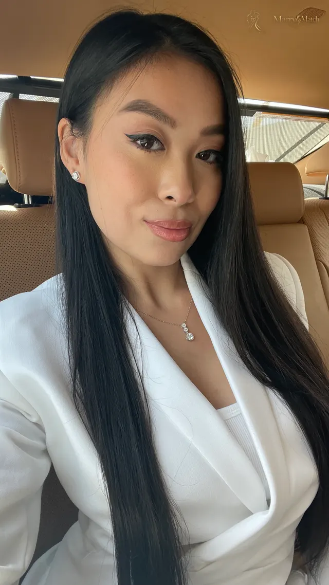 Kate, 28