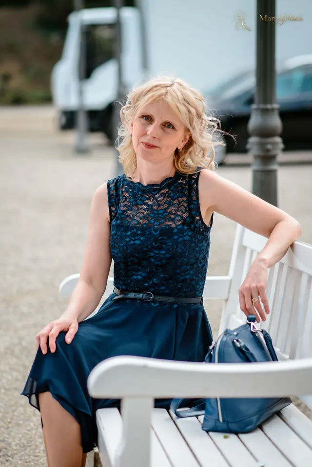 Maryna, 49