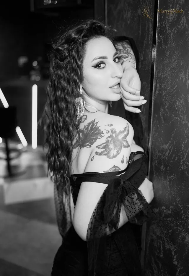 Tamila, 34