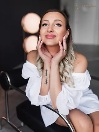 Another photo of VERONIKA