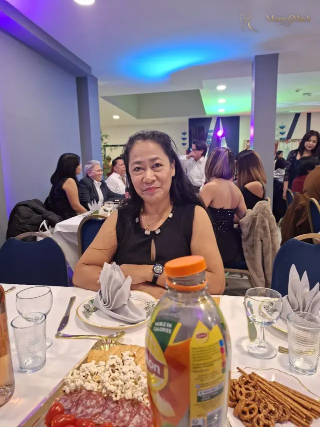 Cherryl, 52
