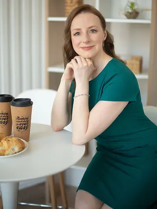 ANNA, 44