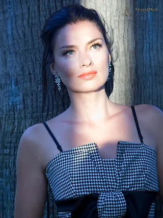 YULIYA, 46