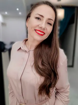 Another photo of VIOLETTA