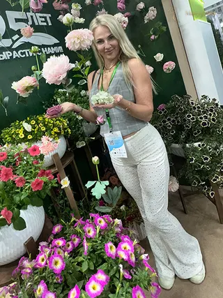Another photo of SVETLANA