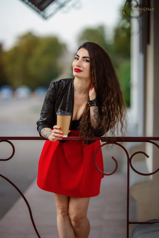 Natalia, 51