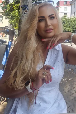 Another photo of ANZHELIKA