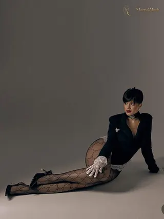 Another photo of ALEKSANDRA