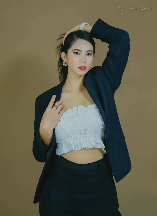 Another photo of Bea Flores