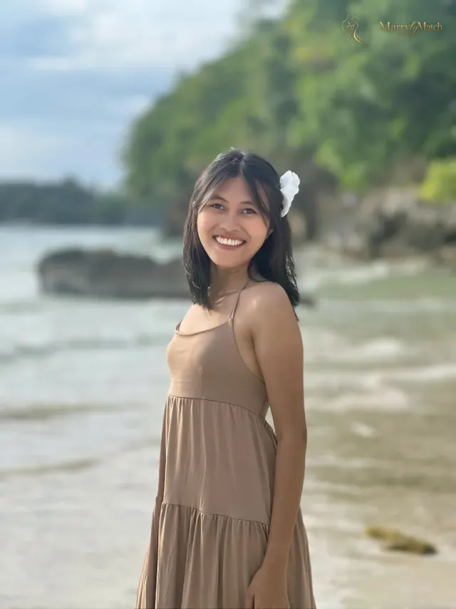Angelica, 22