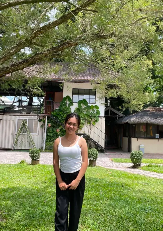 Lily, 21