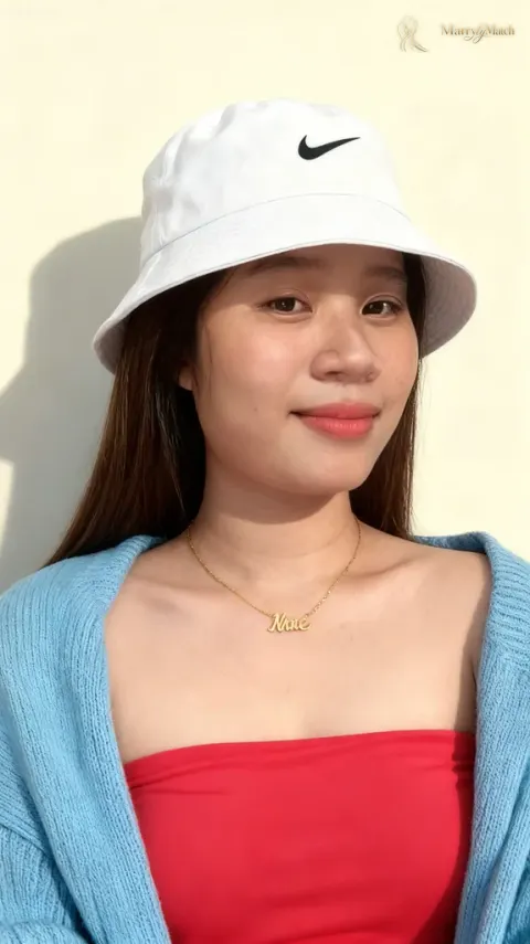 Christina, 22