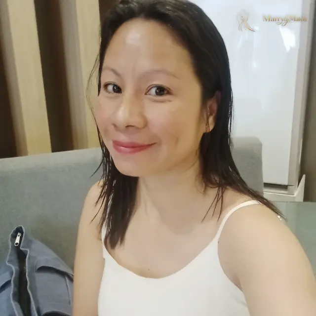 Arlyn, 42