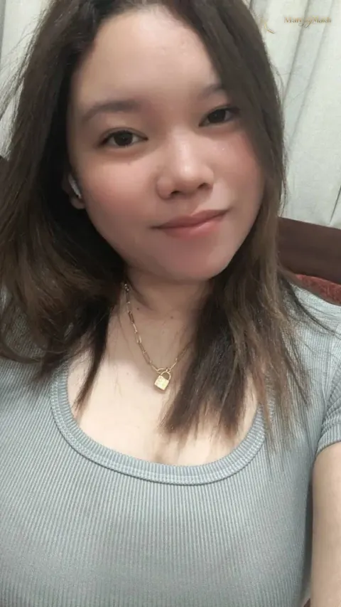 Another photo of Mae