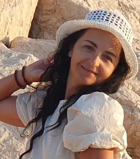 Yulia, 55