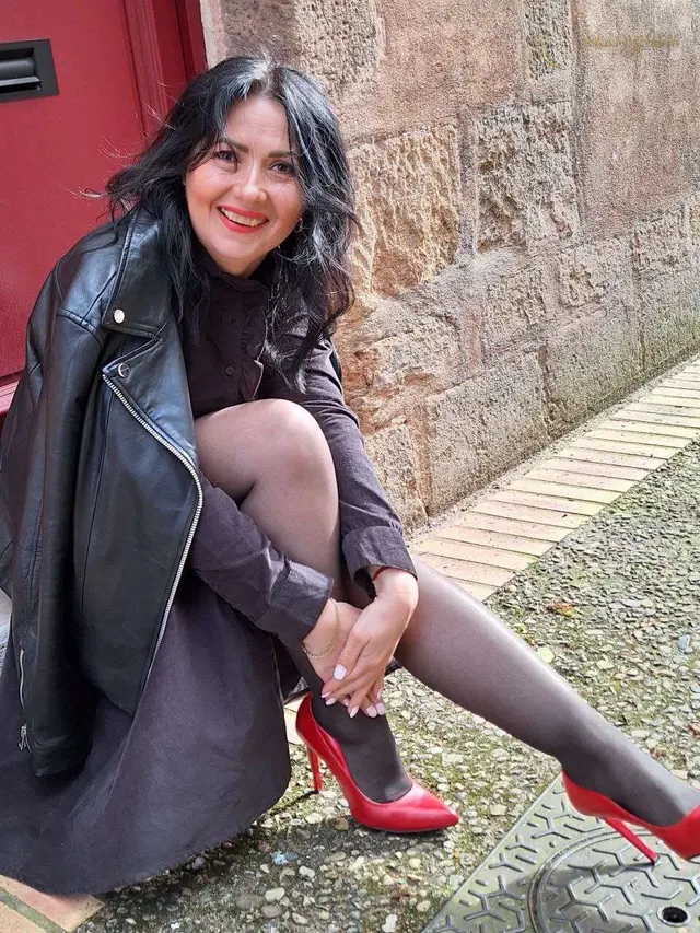Alla, 49