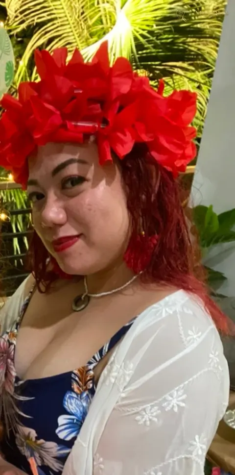Ellie, 38