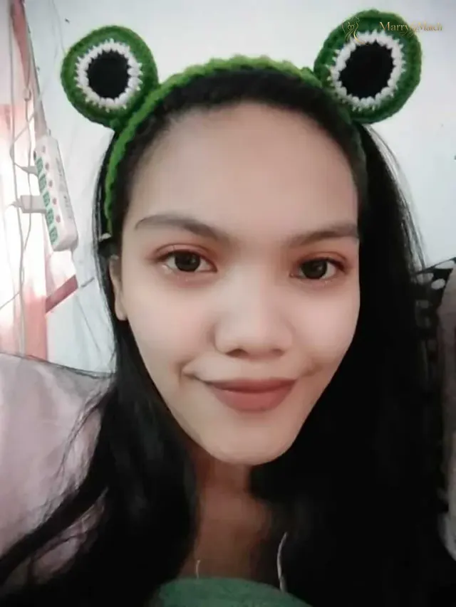 Another photo of Mariel