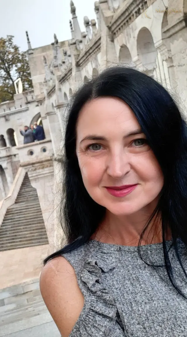 Natalia, 53
