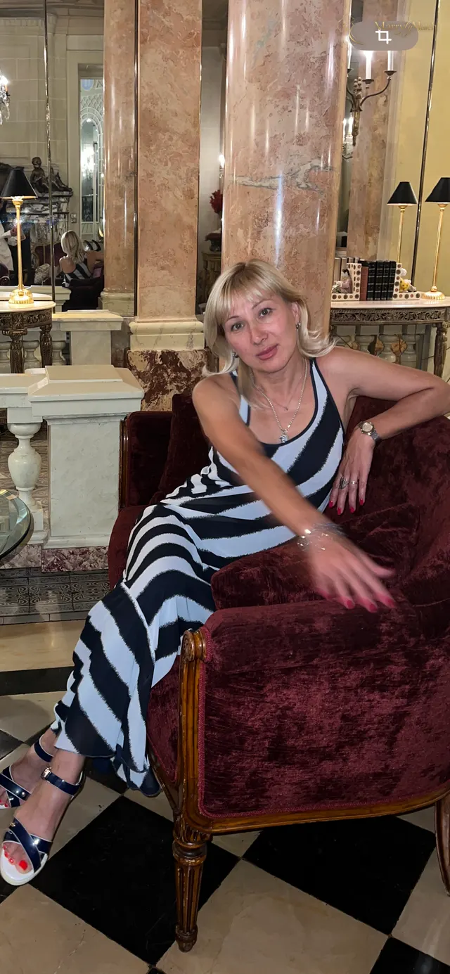 Natalia, 52