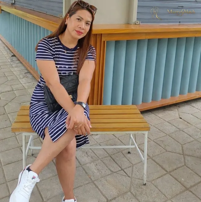 Another photo of JENESSA