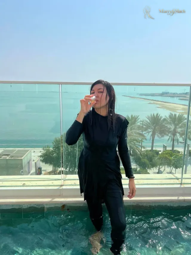 Another photo of Shaina